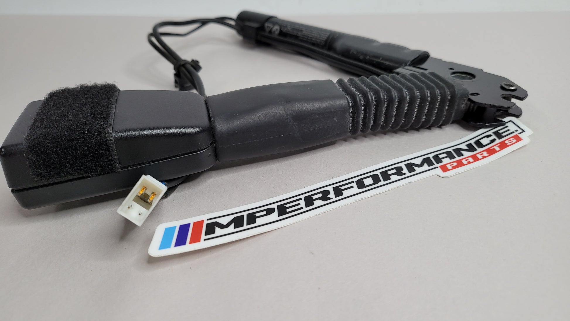 BMW F20 F21 F30 F31 F32 Seat Belt Buckle With Tensioner Front Left Side 7259387 - MPerformance.parts
