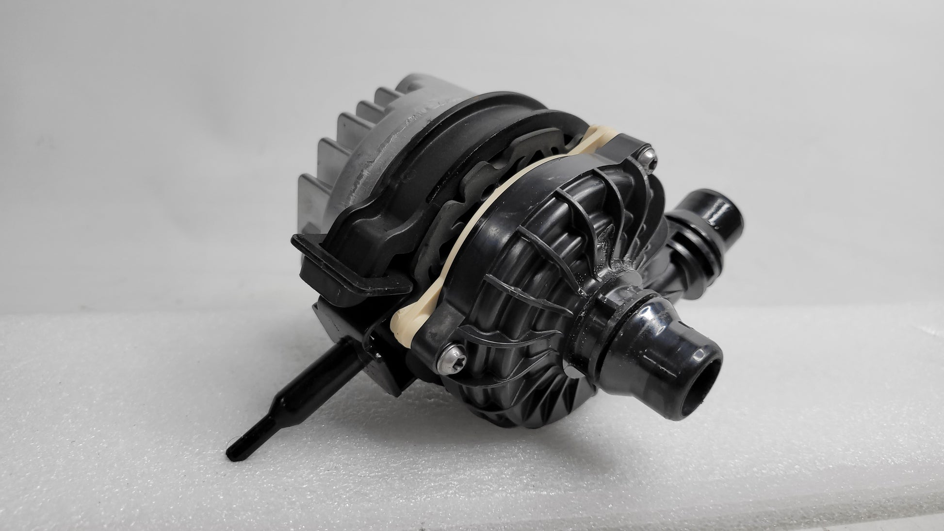 BMW M3 Competition G80 Radiator Auxiliary Pump 5A30246-01 - MPerformance.parts
