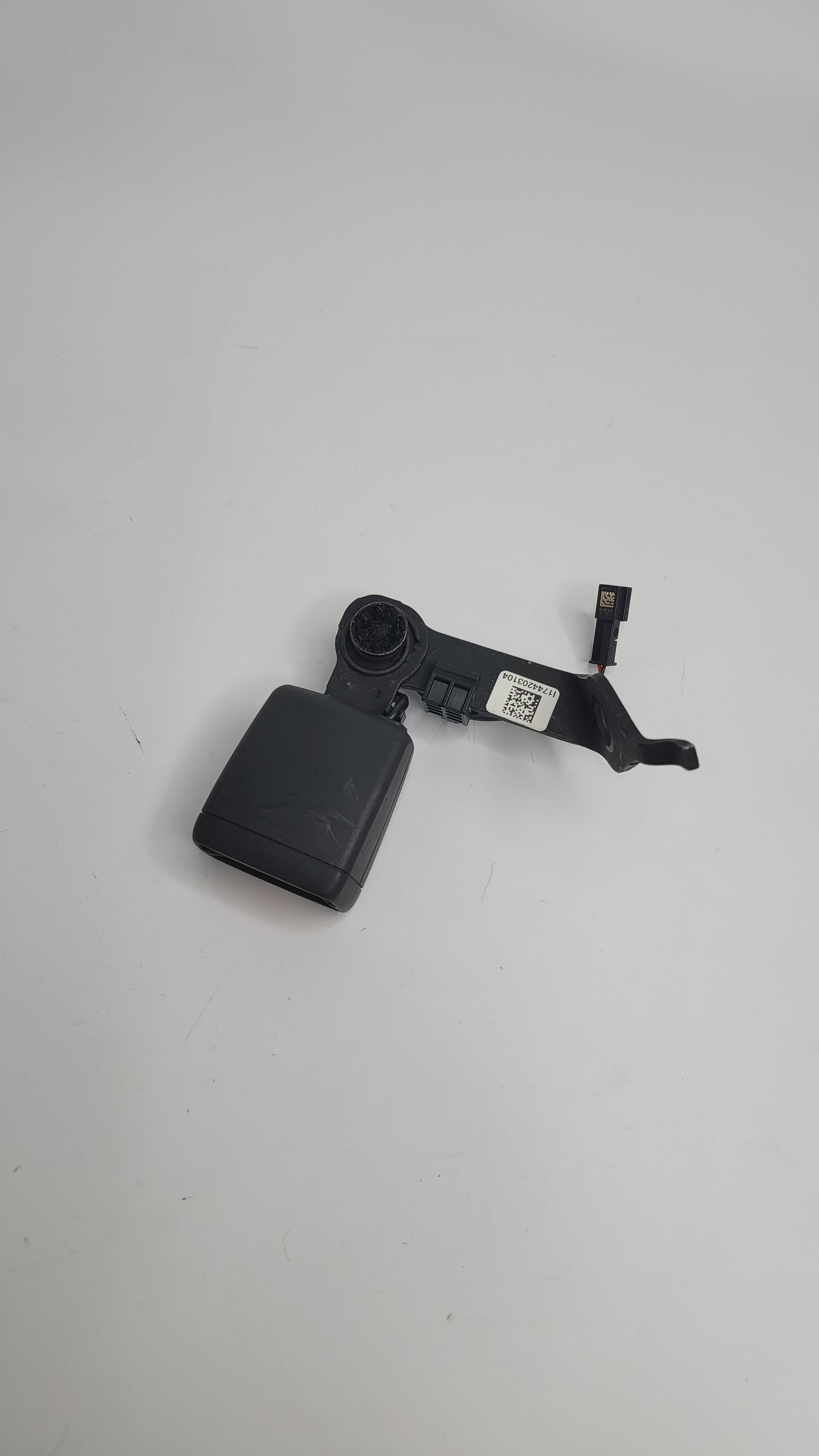 BMW M3 G80 Rear Seat Belt Buckle 635742400 - MPerformance.parts