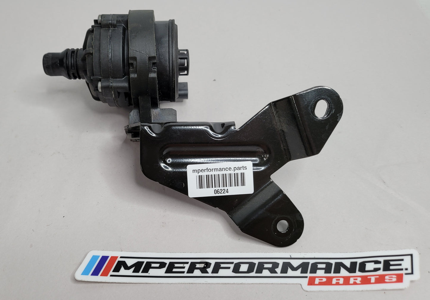 BMW 3 Series G20 Auxiliary Water Coolant Pump 8671654 - MPerformance.parts