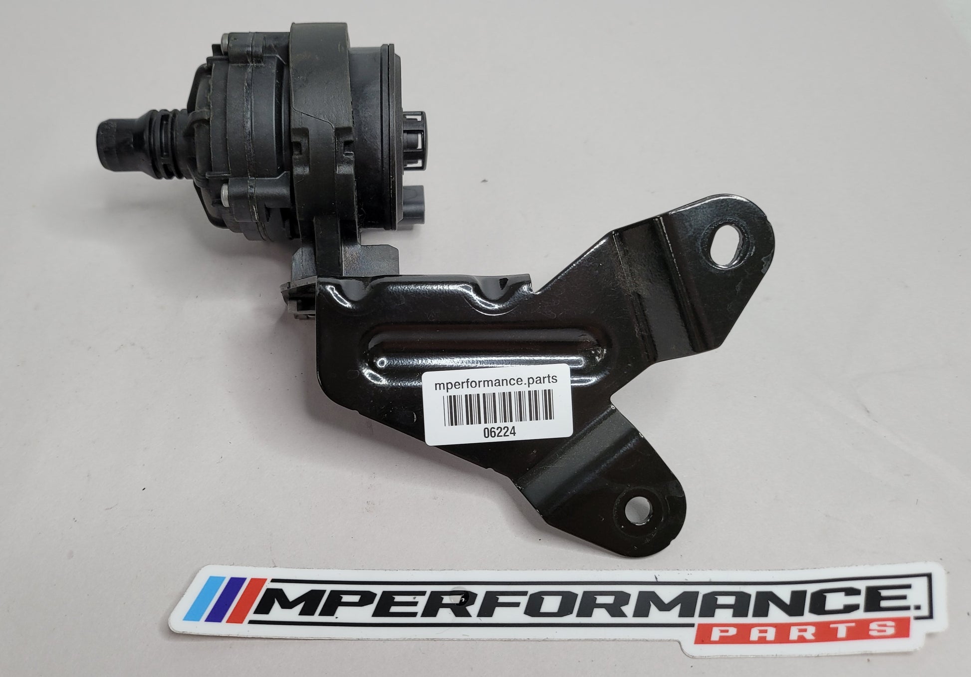 BMW 3 Series G20 Auxiliary Water Coolant Pump 8671654 - MPerformance.parts