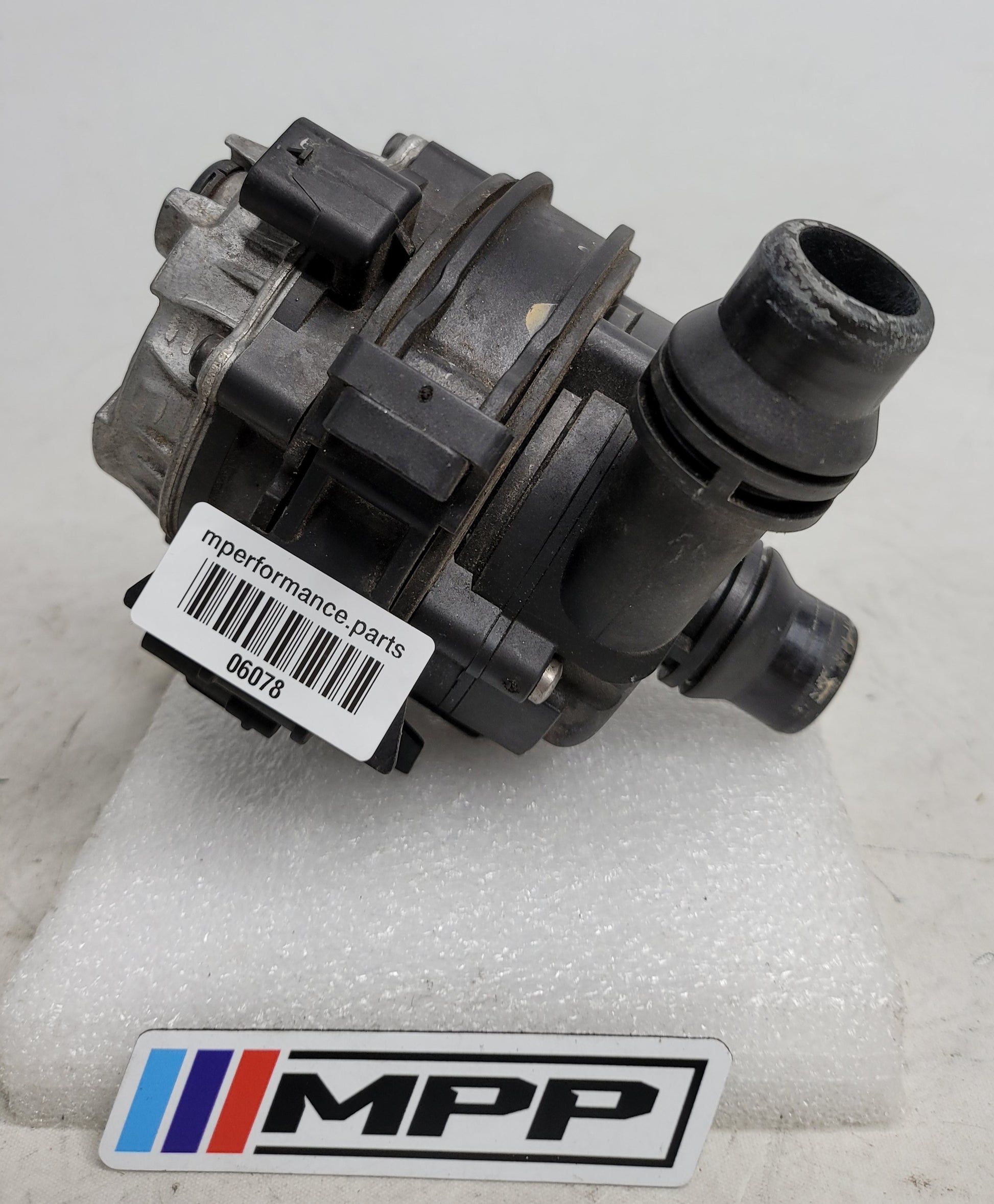 BMW 1 2 3 4 F20 F22 F30 F32 F36 B48 B58 AUXILIARY ELECTRIC COOLANT PUMP 8637953 - MPerformance.parts