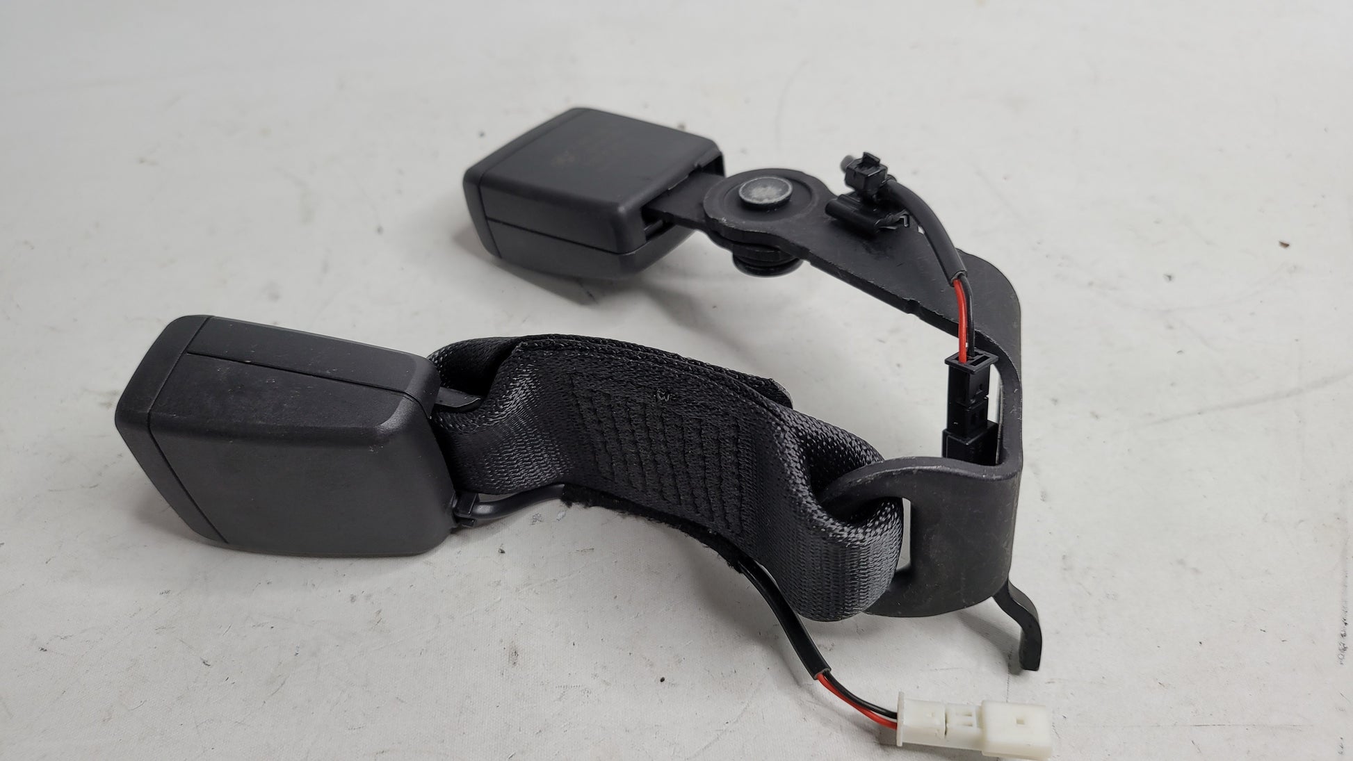 BMW M3 G80 Rear Seat Belt Buckle 7442030 - MPerformance.parts