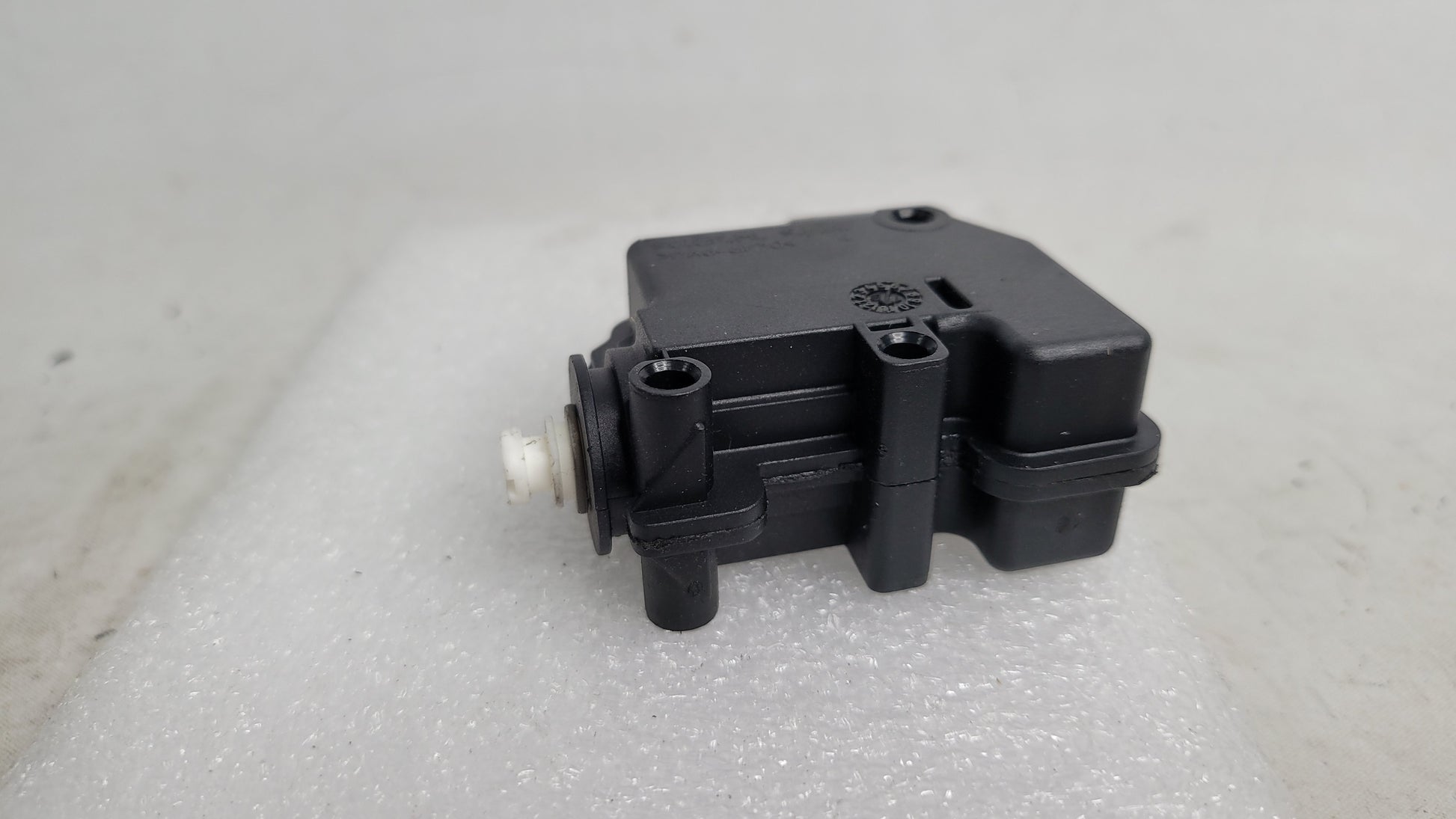 BMW F20 F22 F30 Fuel Filler Flap Drive Mechanism Actuator Opener 7270792 - MPerformance.parts