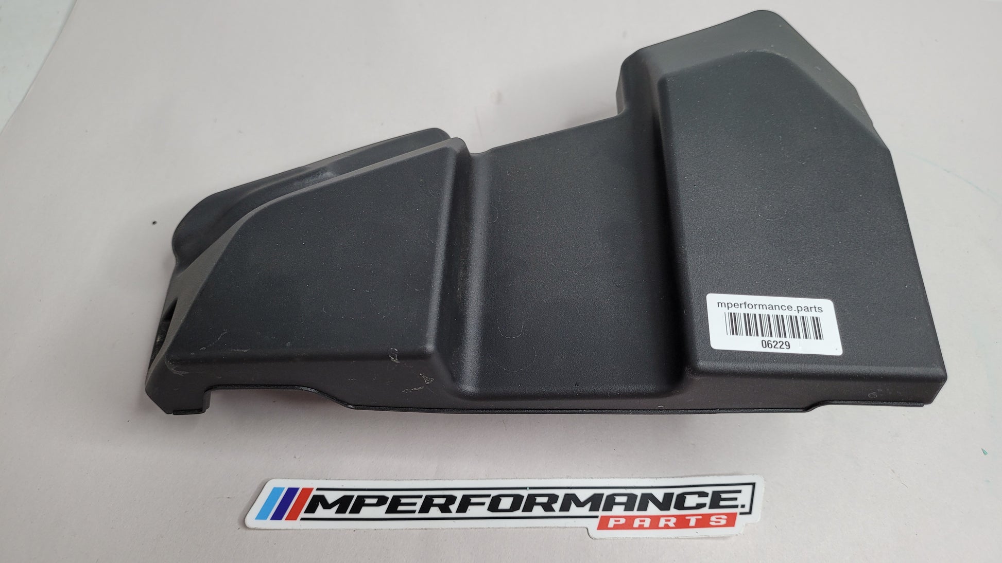 BMW M3 M4 G80 G82 G83 ECU POWER DISTRIBUTOR COVER HOLDER 8095698 - MPerformance.parts
