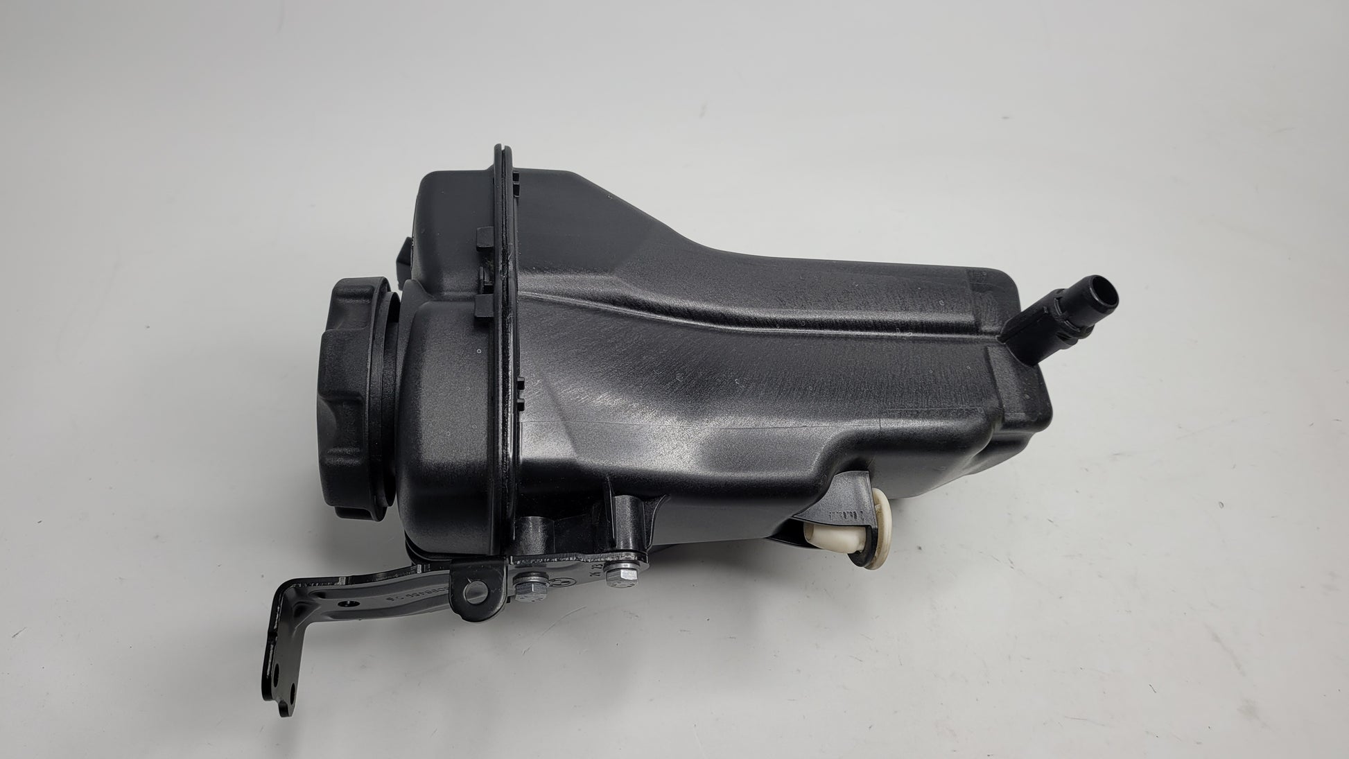 BMW G87 M2 G80 G81 M3 G82 G83 M4 WATER COOLANT TANK RESERVOIR 8093924 - MPerformance.parts