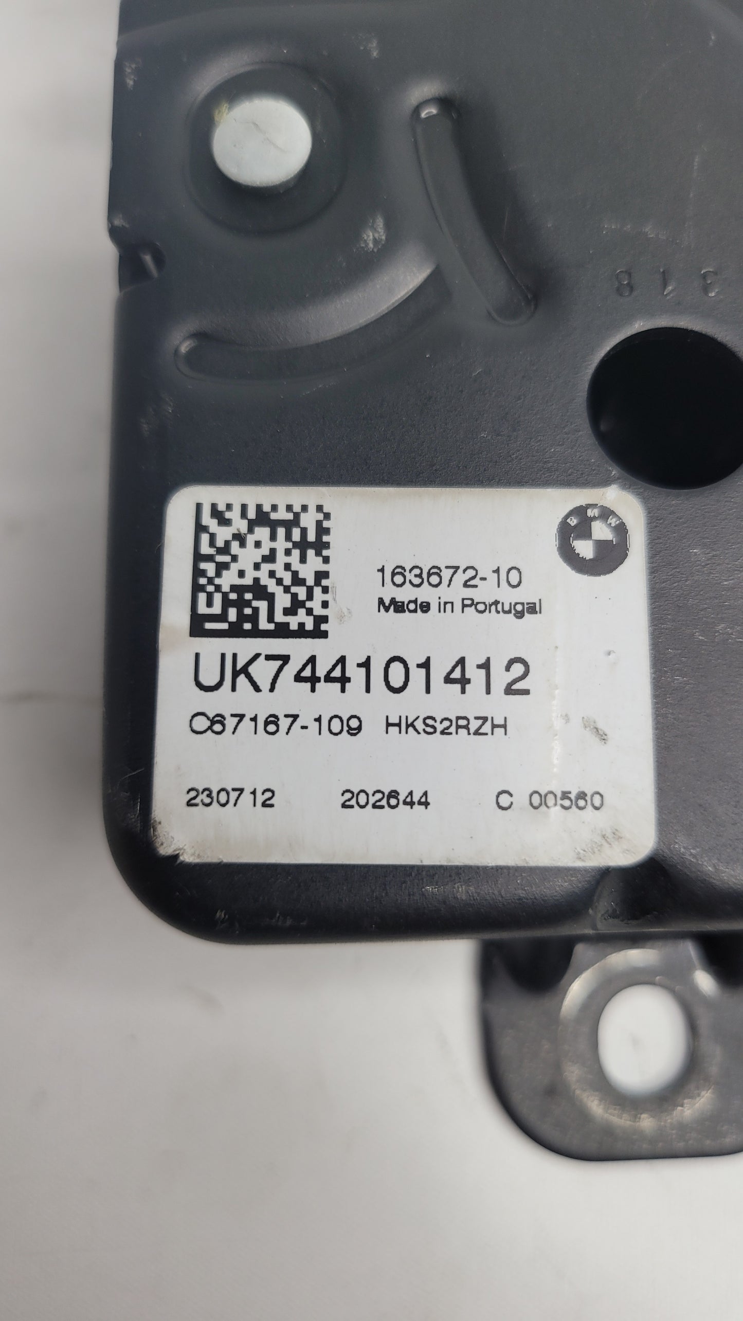 BMW G80 M3 REAR TRUNK DECK LID LATCH LOCK ACTUATOR 163672-10 - MPerformance.parts