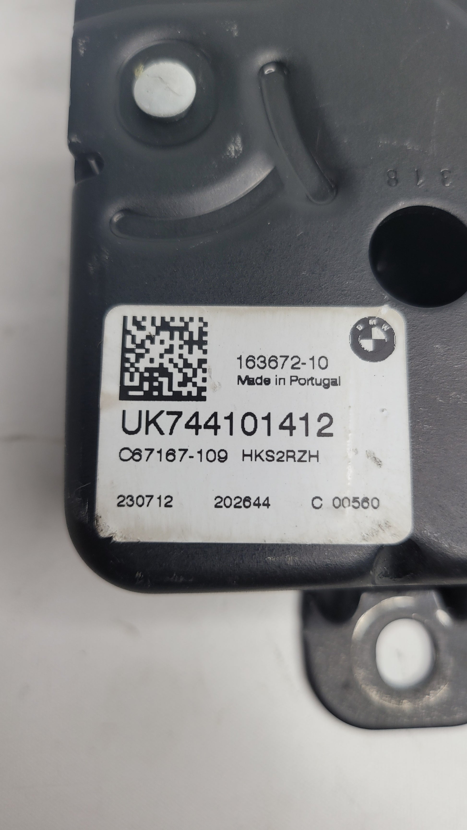 BMW G80 M3 REAR TRUNK DECK LID LATCH LOCK ACTUATOR 163672-10 - MPerformance.parts