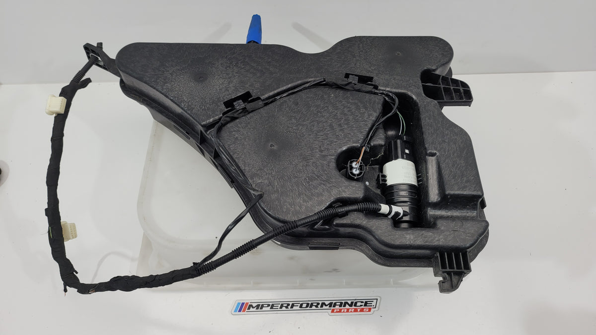 BMW M3 G80 windscreen washer bottle motor tank 9502227