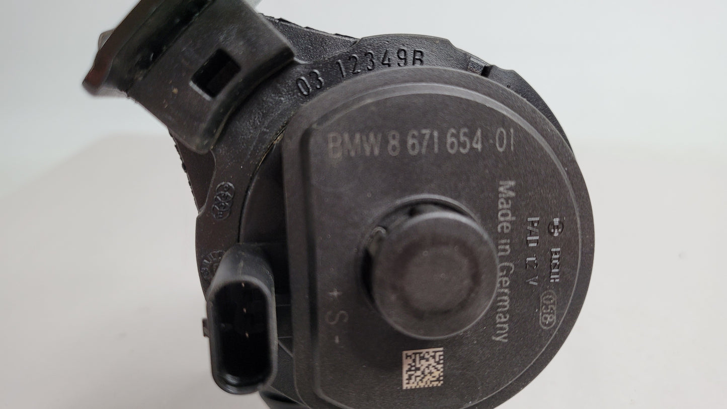 BMW 3 Series G20 Auxiliary Water Coolant Pump 8671654 - MPerformance.parts