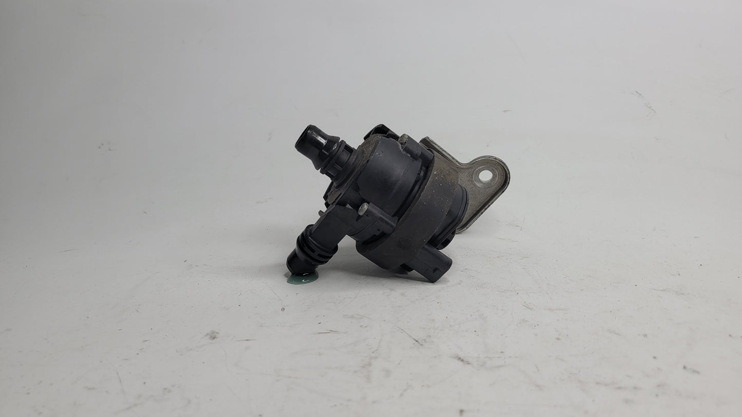 F80 BMW M3 AUXILIARY WATER PUMP 3.0 PETROL 7850568 - MPerformance.parts