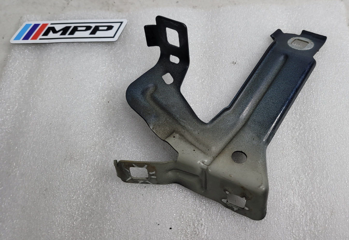 BMW M4 F82 Front Guard Fender Bracket Mount LHS 8055703 - MPerformance.parts