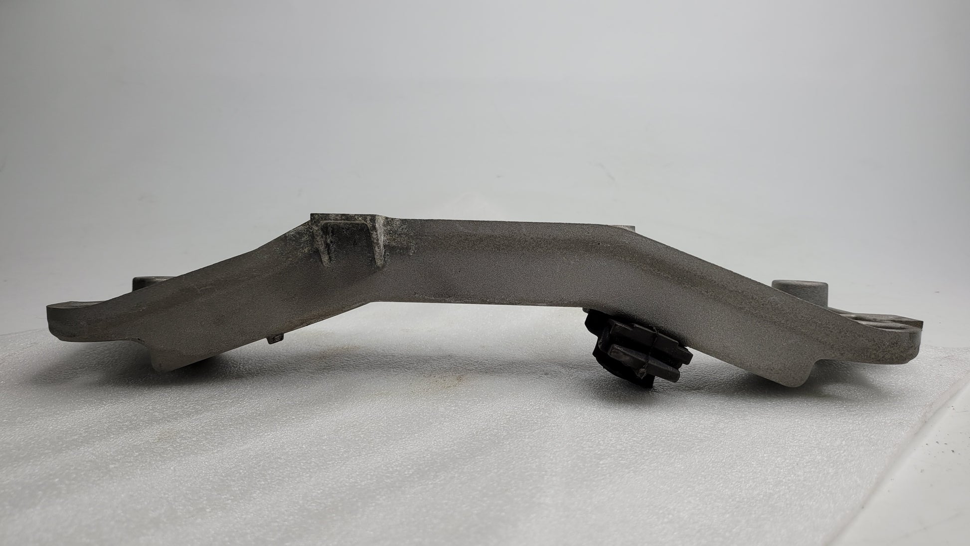 BMW F80 F82 F87 M2 M3 M4 Transmission Gearbox Support Mount Bracket - 6796611 - MPerformance.parts