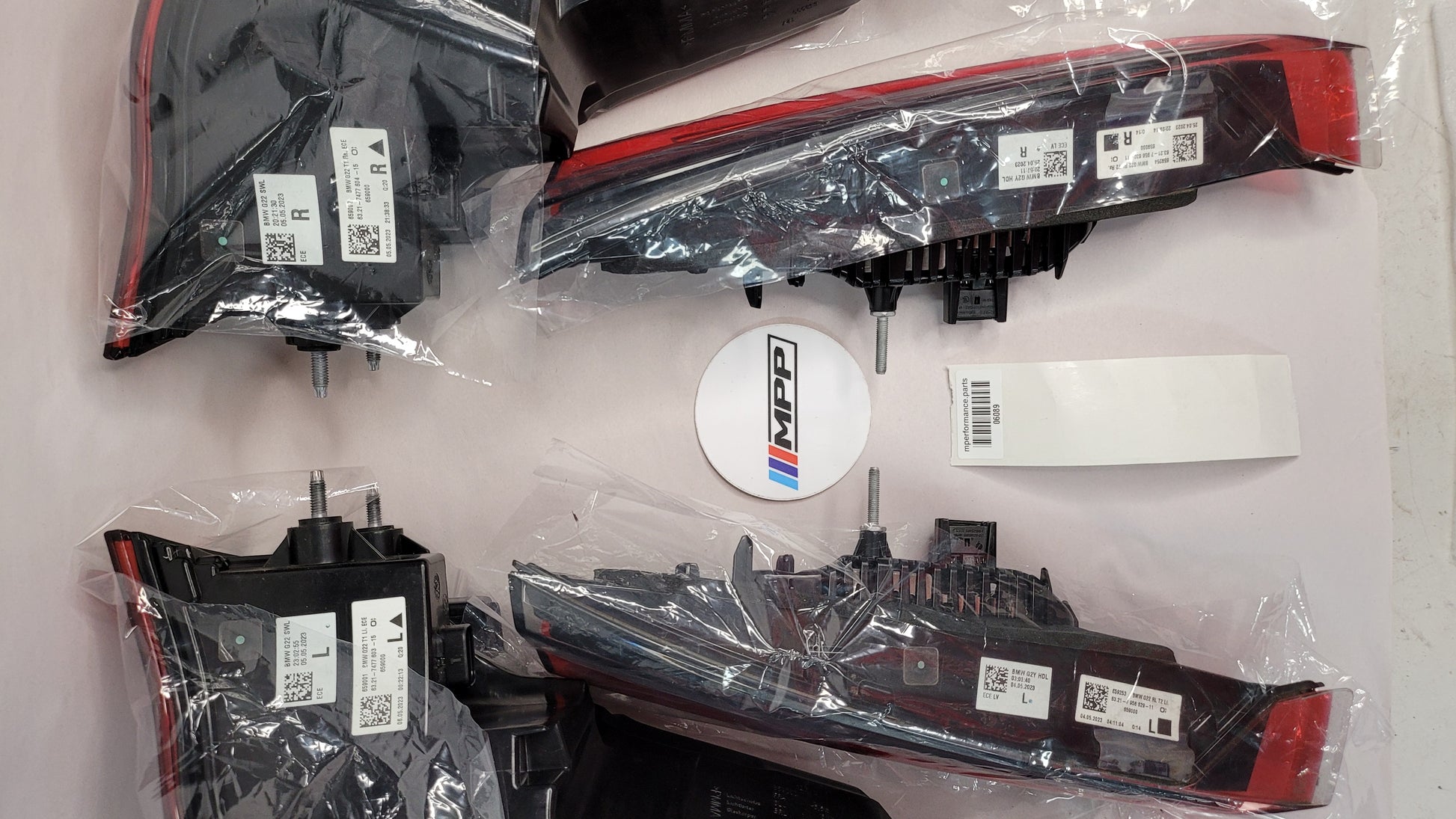 BMW M4 COMPETITION G82 REAR LIGHT ON THE BODY PASSENGER SIDE LEFT 7477603 - MPerformance.parts