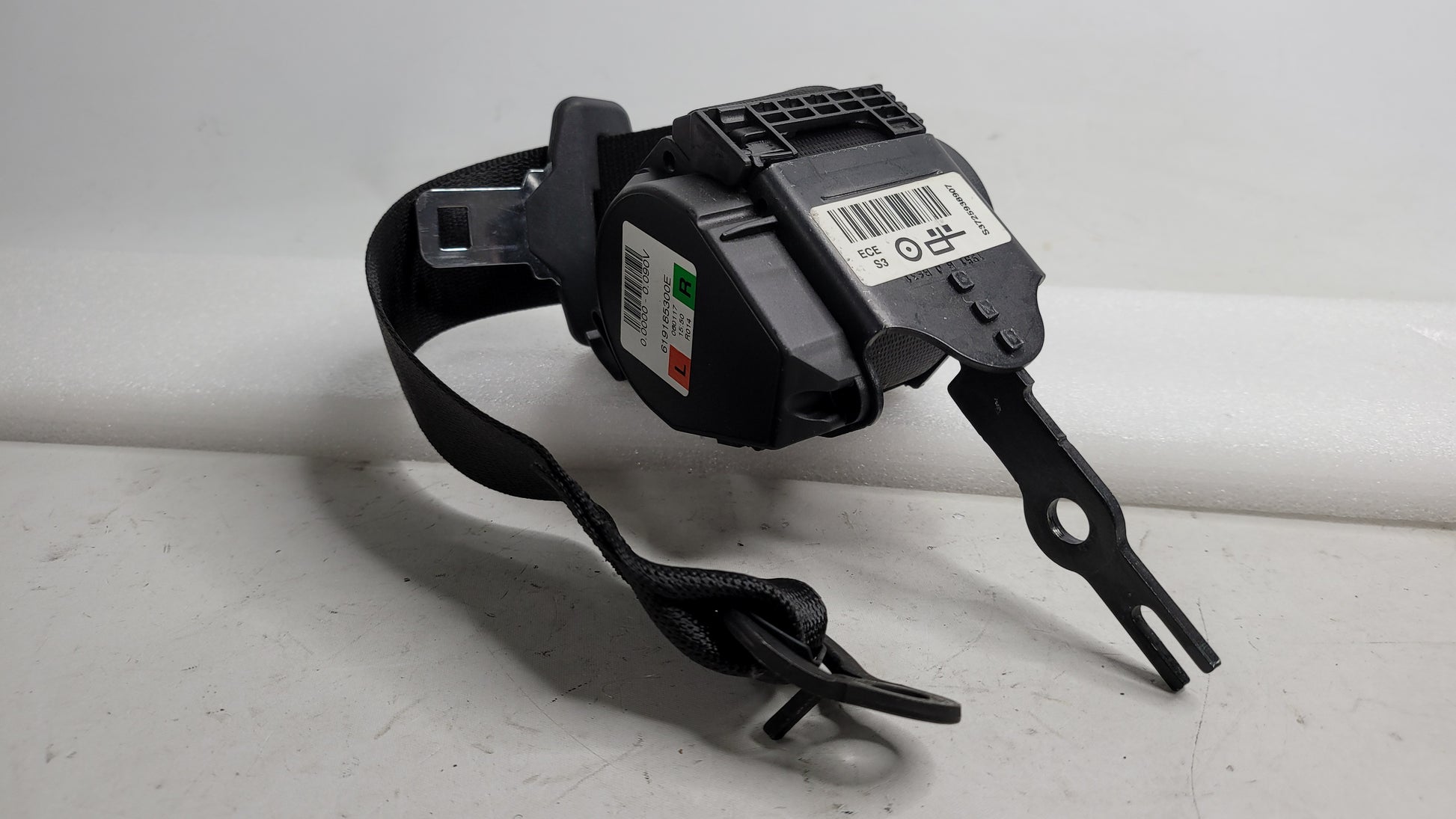 BMW M3 F80 SERIES SEAT BELT REAR RIGHT SIDE 619185300E - MPerformance.parts