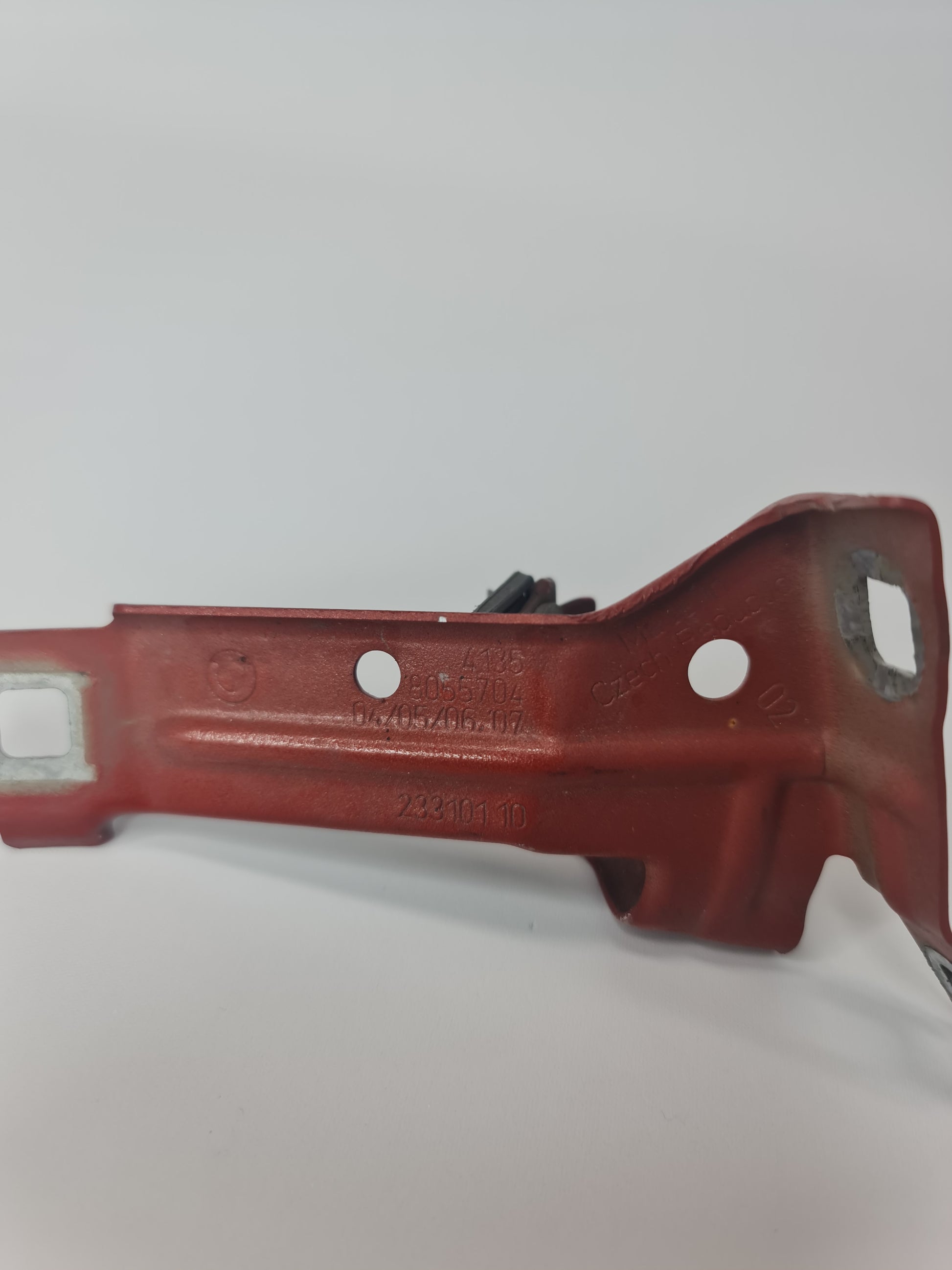 BMW M4 F8X FRONT RIGHT FENDER HOLDER (2013+) - MPerformance.parts