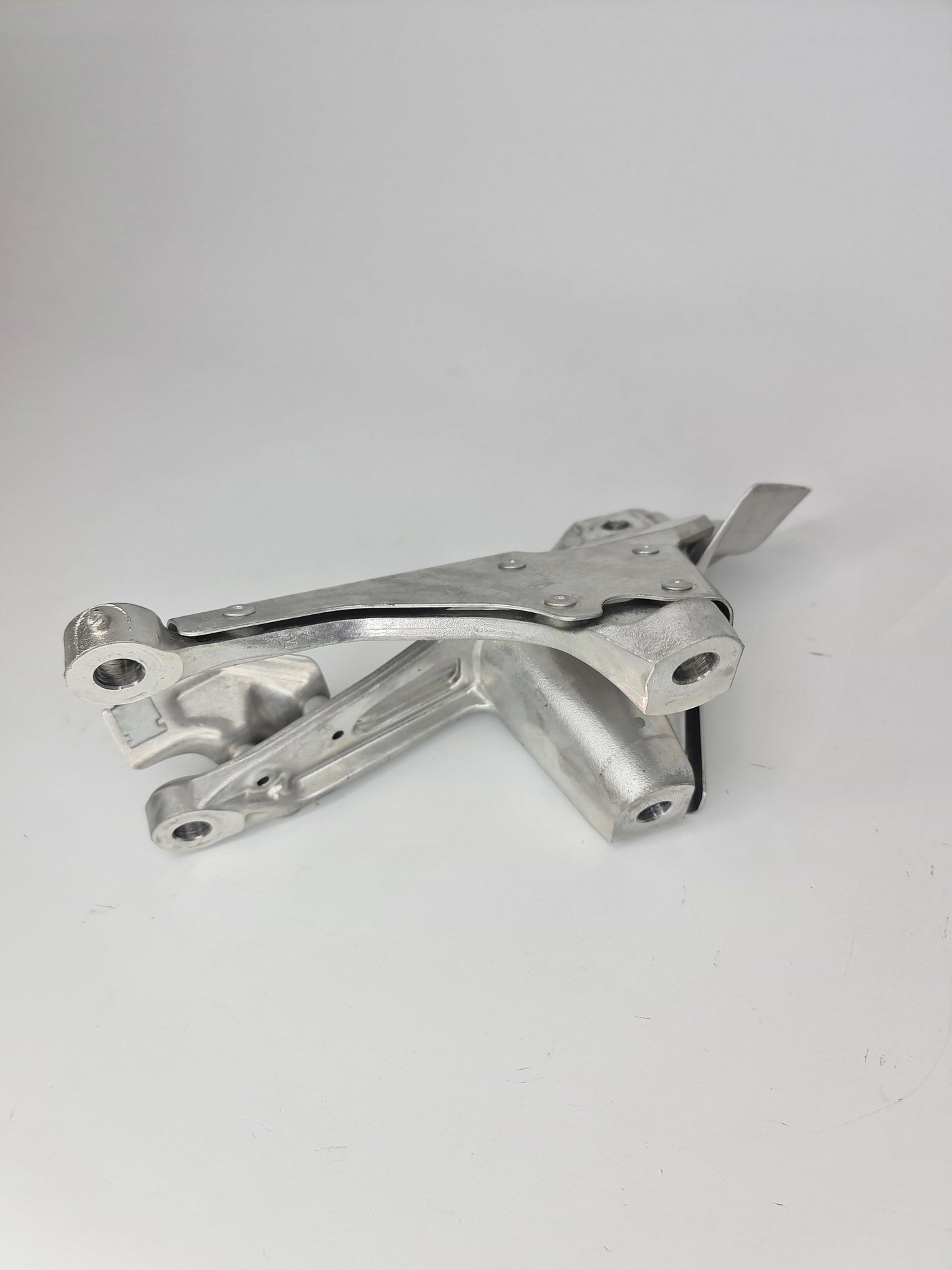 2016 BMW 3 F30, F80 M3 Engine Supporting Bracket Right 2284204 228420402 - MPerformance.parts