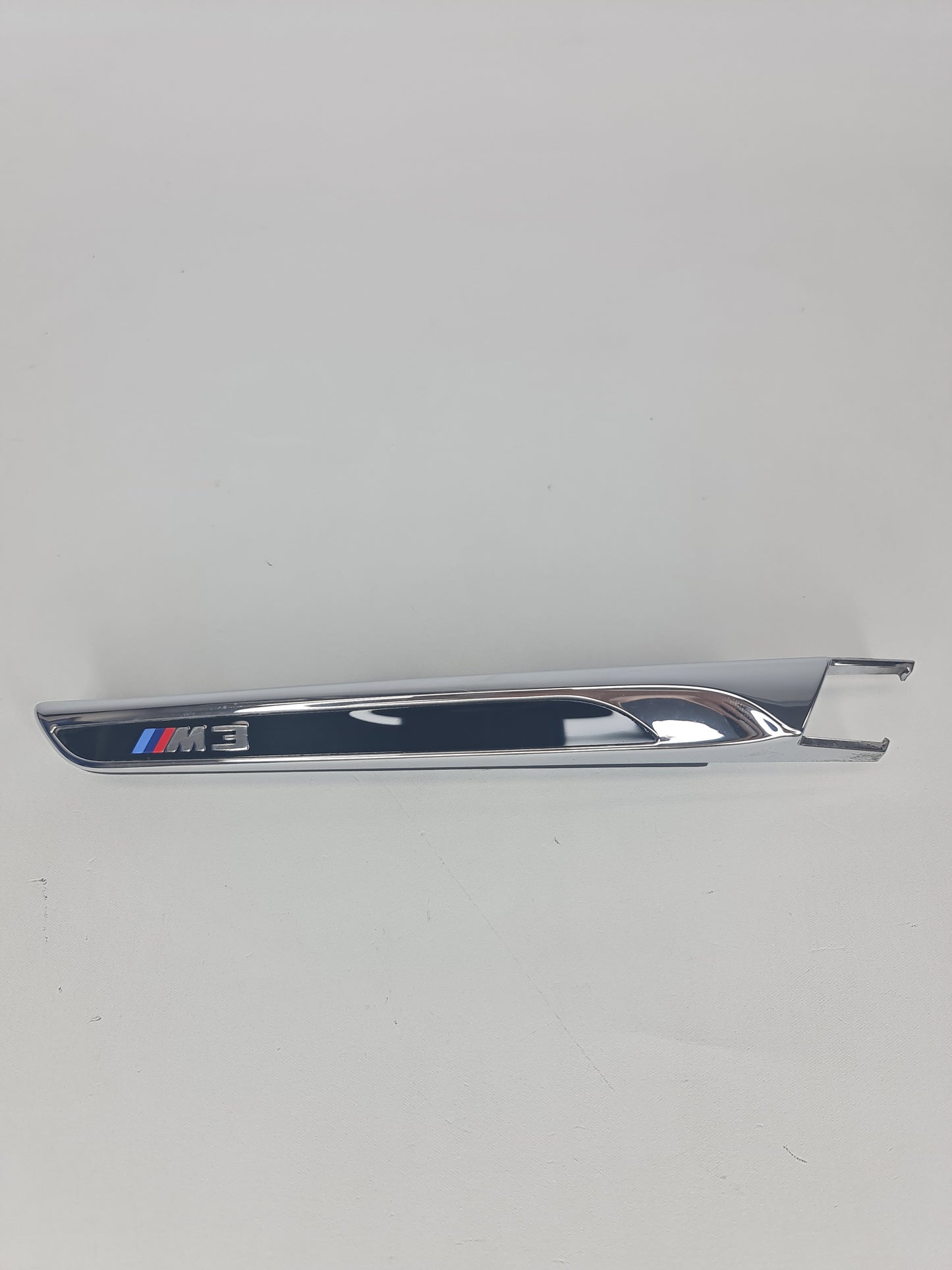 BMW F82 F83 M4 MOLDING RIGHT VENT TRIM BADGE COVER 51138055334 - MPerformance.parts