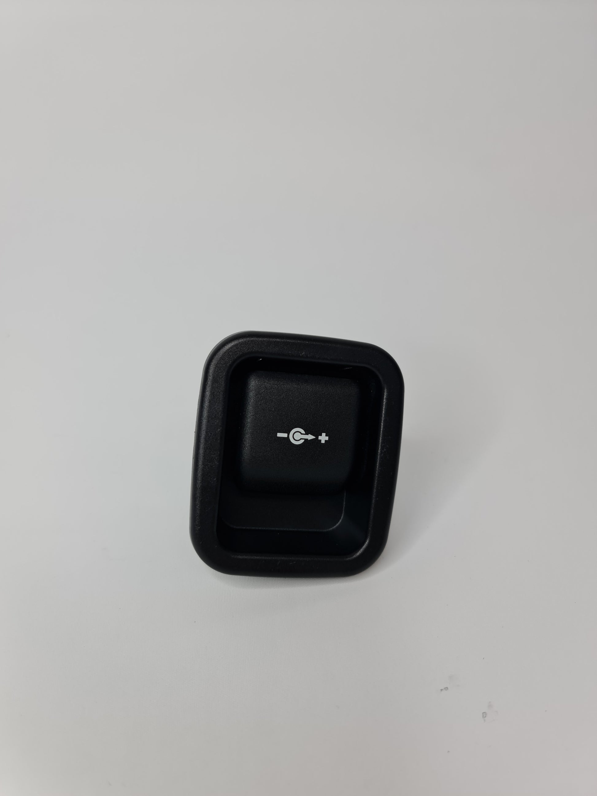 BMW 118D M SPORT 1 SERIES CHARGING SOCKET PORT 2015-19 - MPerformance.parts