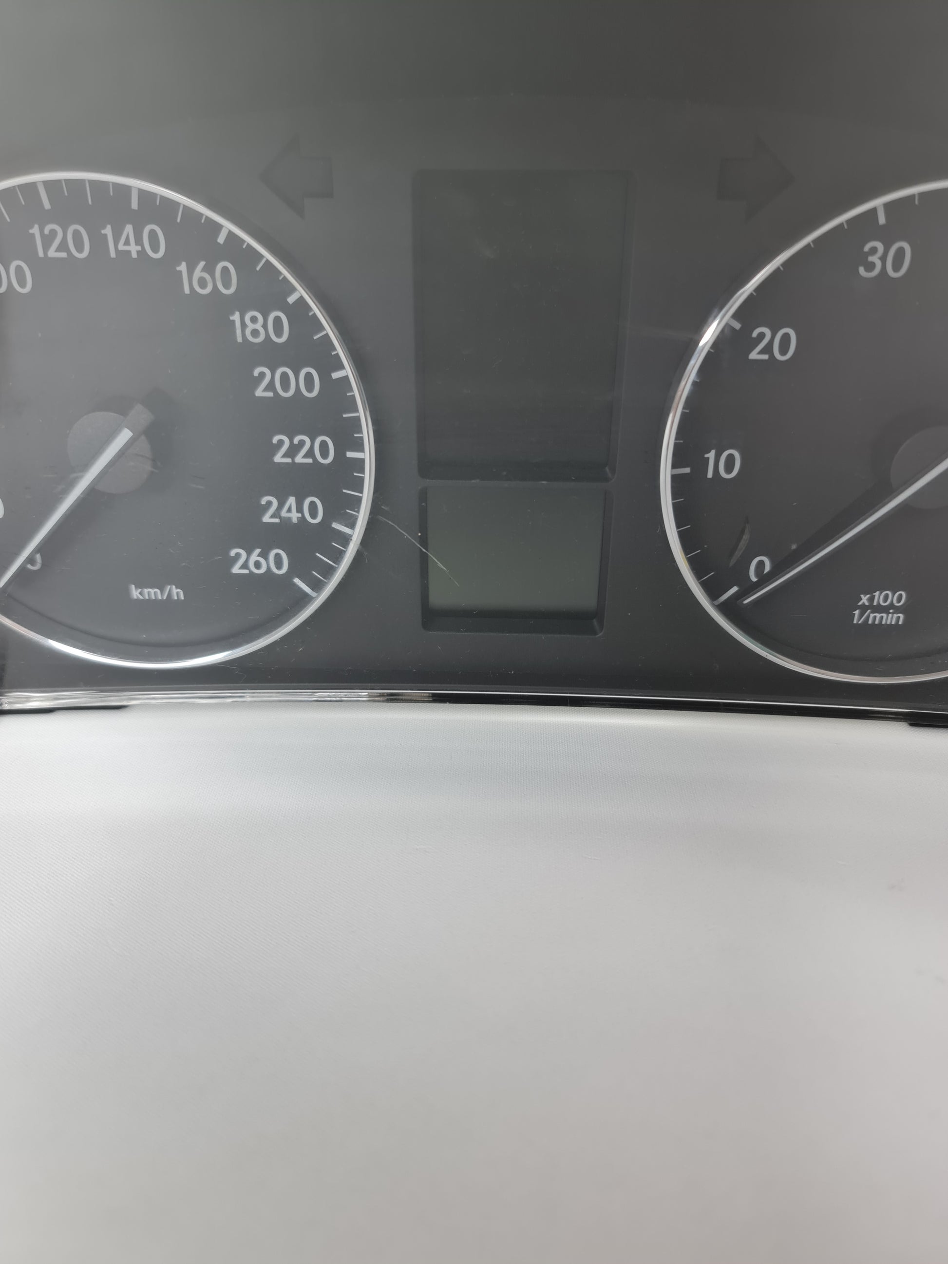 2007 C-Class Gasoline Speedometer Dashboard A2035405048 110080327 - MPerformance.parts