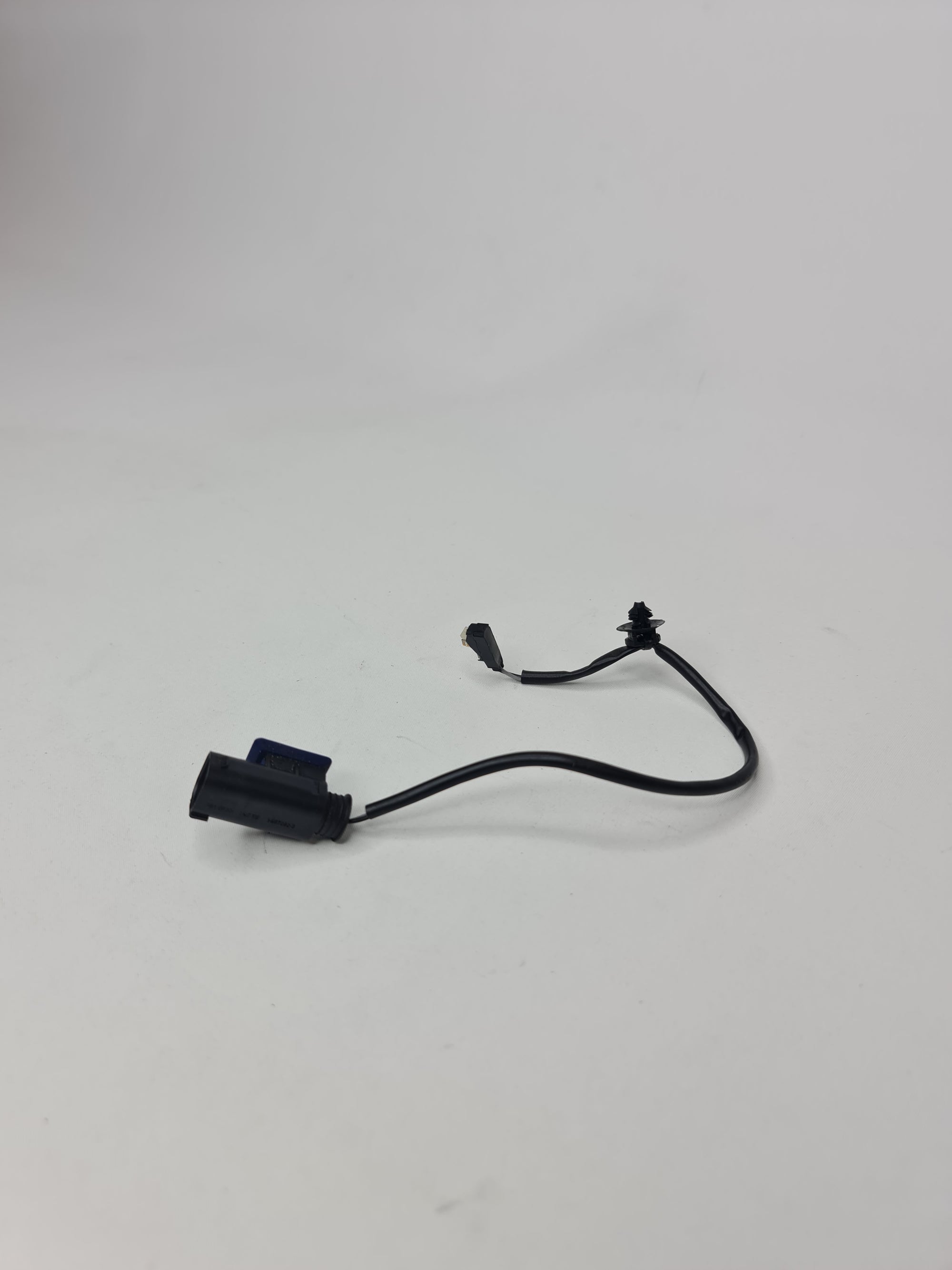 BMW X5 F15 2.0 xDrive40e Hybrid bonnet hood catch latch lock, right-hand drive, for 2016 model.
