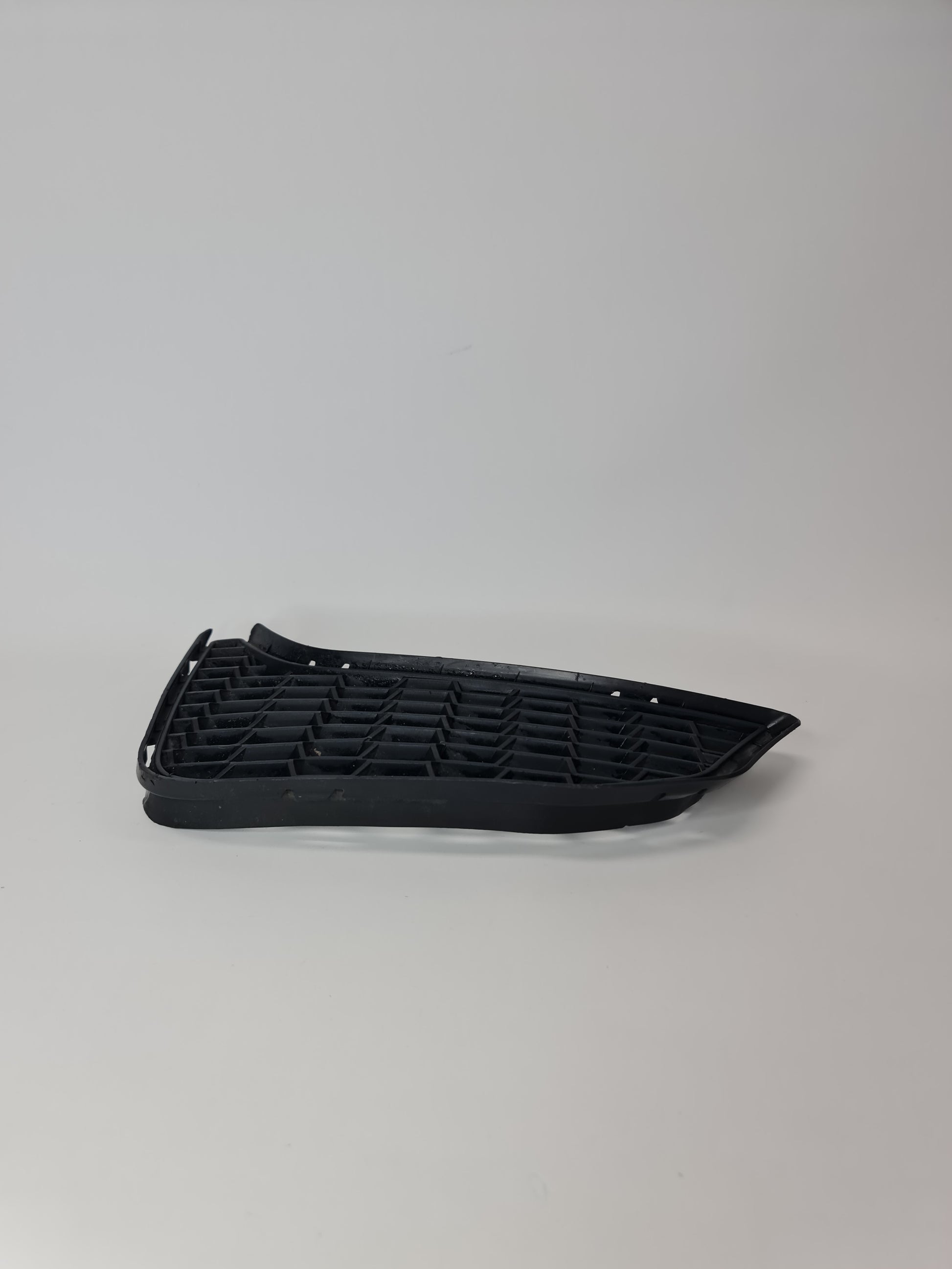 NEW BMW M4 F82 FRONT BUMPER LOWER RIGHT GRILLE 51118054302 8054302 2016 OEM - MPerformance.parts