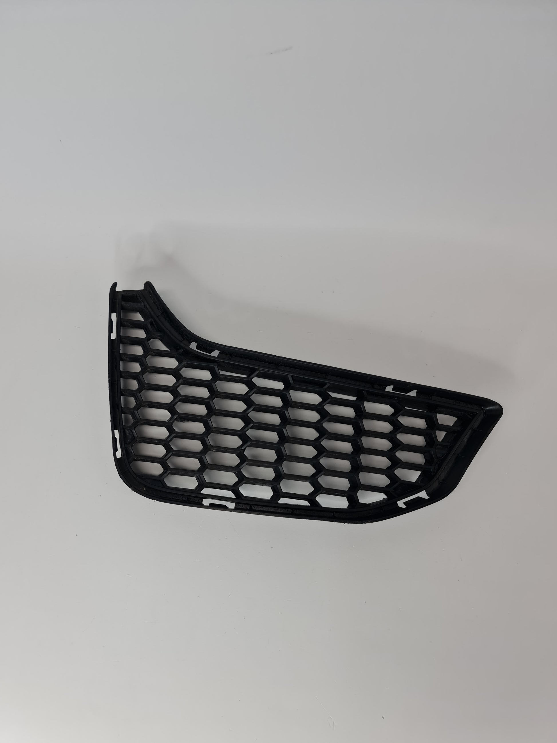 NEW BMW M4 F82 FRONT BUMPER LOWER RIGHT GRILLE 51118054302 8054302 2016 OEM - MPerformance.parts