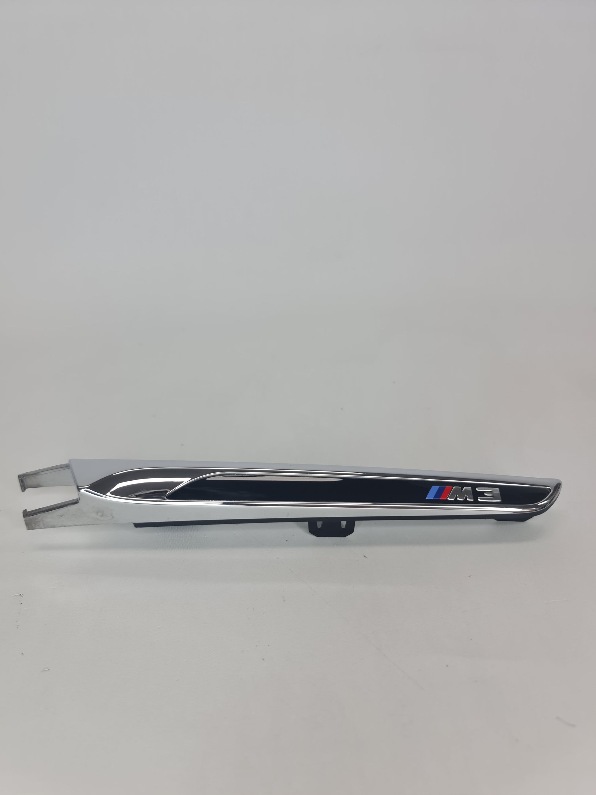 Bmw F82 F83 M4 MOLDING Left links VENT TRIM BADGE COVER 51138055333 - MPerformance.parts